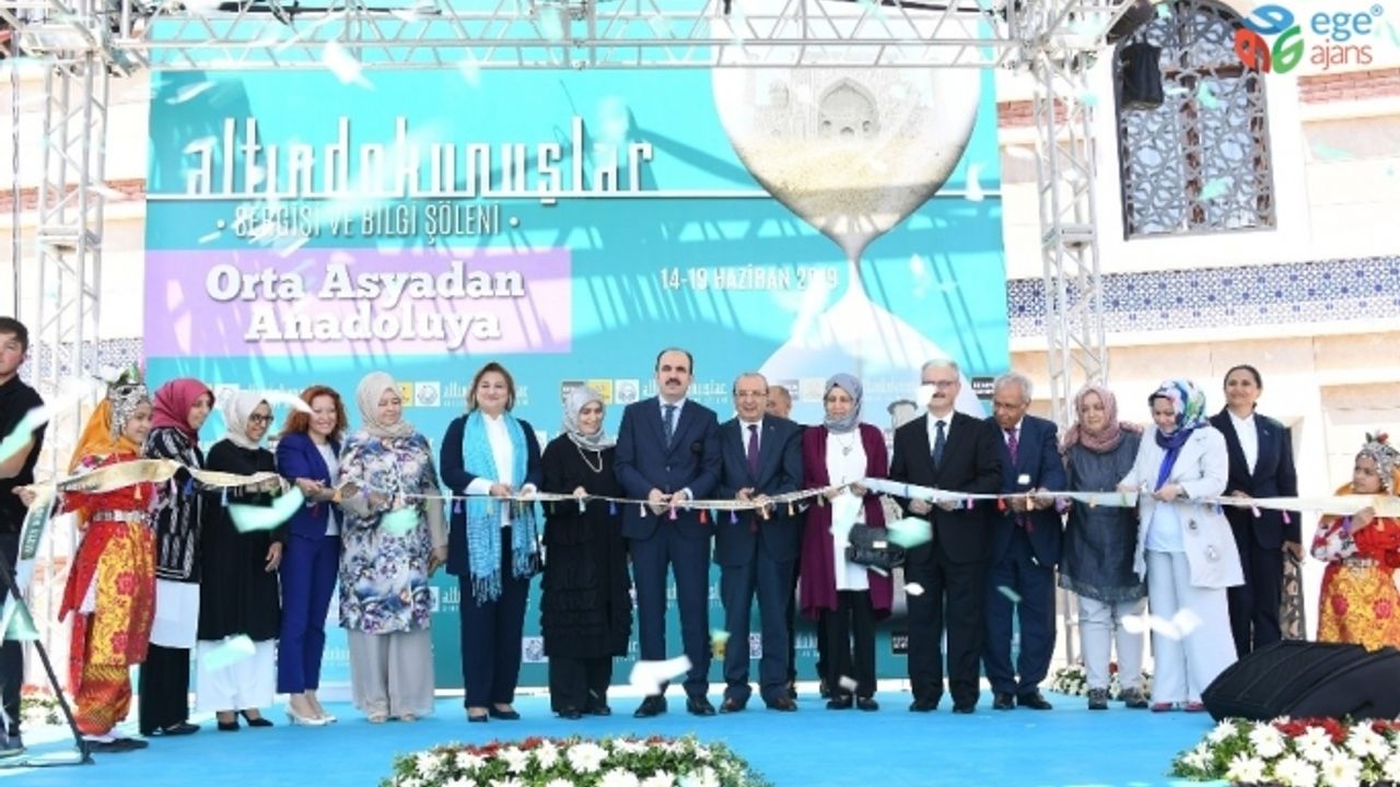 Altın Dokunuşlar Orta Asya’dan Anadoluya” temasıyla açıldı