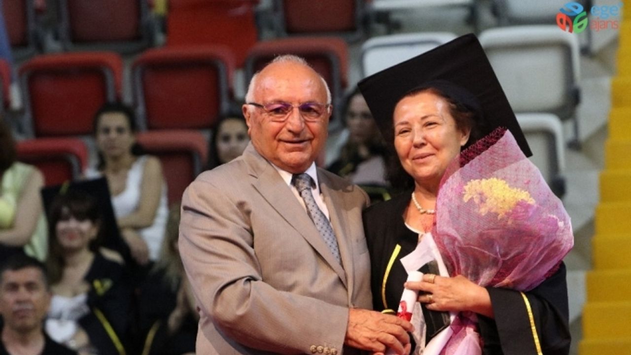 Kızının teşvikiyle üniversite sınavına giren şehit annesinden büyük başarı