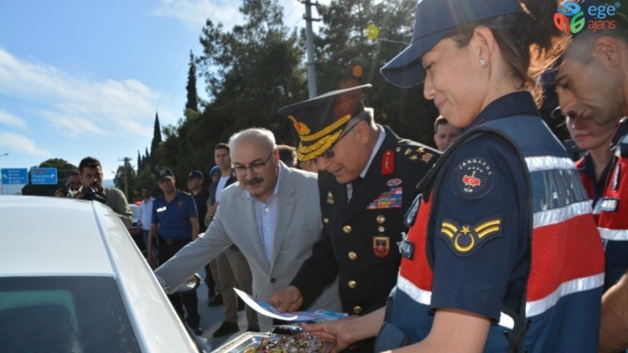 Korgeneral Çitil, Vali Köşger ile birlikte Aydın’da bayram trafiğini denetledi