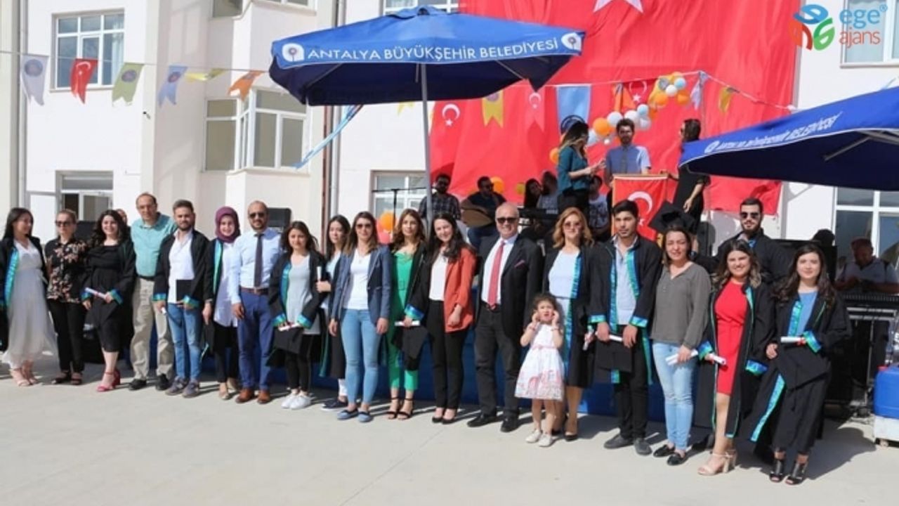 Korkuteli Meslek Yüksekokulu’nda 17’inci mezuniyet töreni