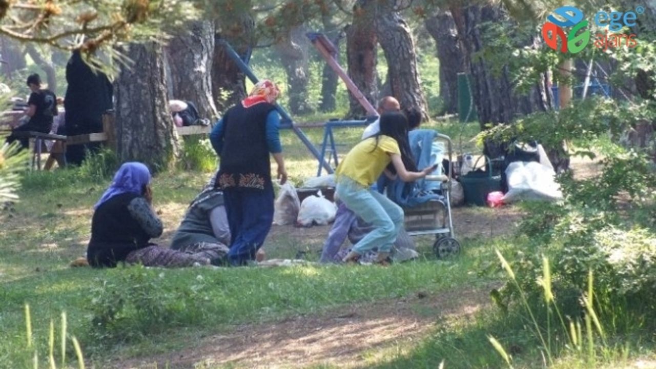 Küçükelmalı Tabiat Parkı yerli ve yabancı ziyaretçilerin gözdesi oldu