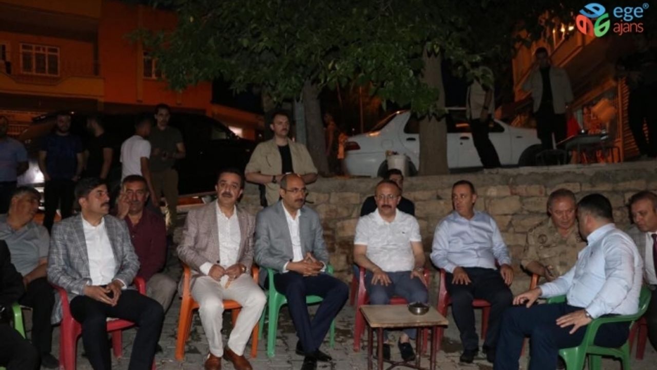 Vali Ali Fuat Atik, Kayabağlar beldesinde vatandaşlarla bir araya geldi