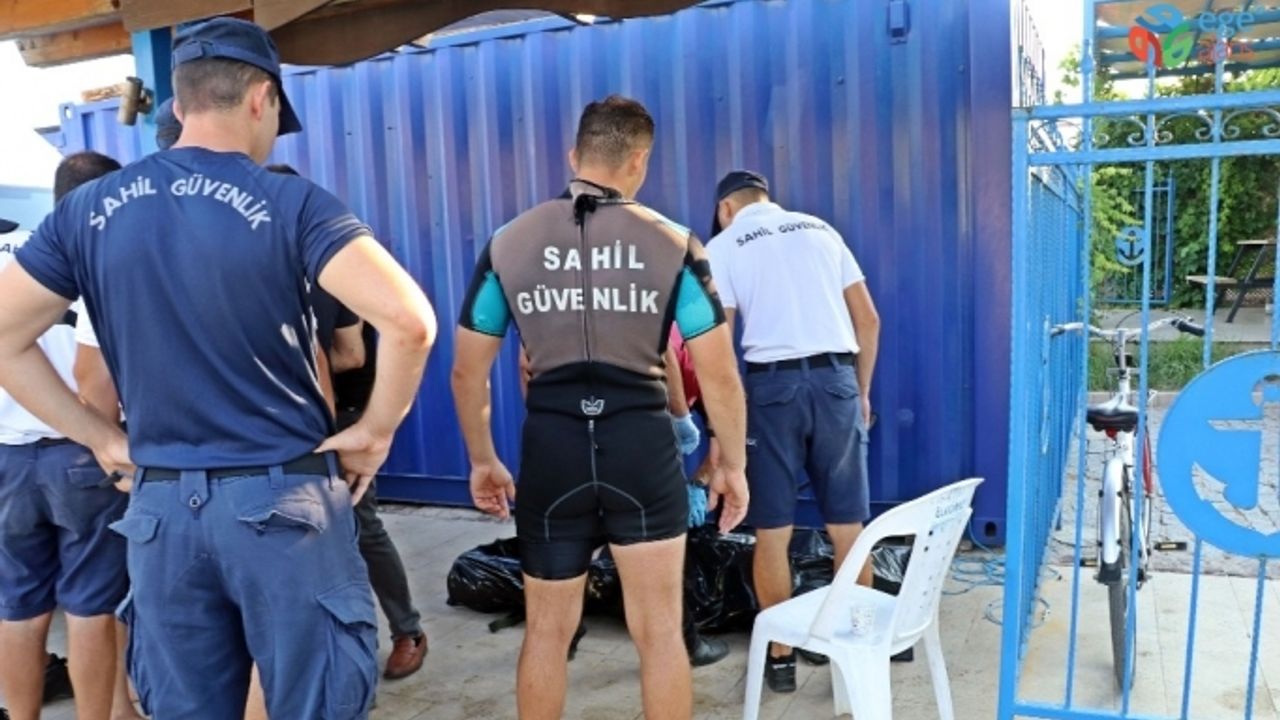 Antalya’da denizde boğazında plastik kelepçe takılı erkek cesedi bulundu