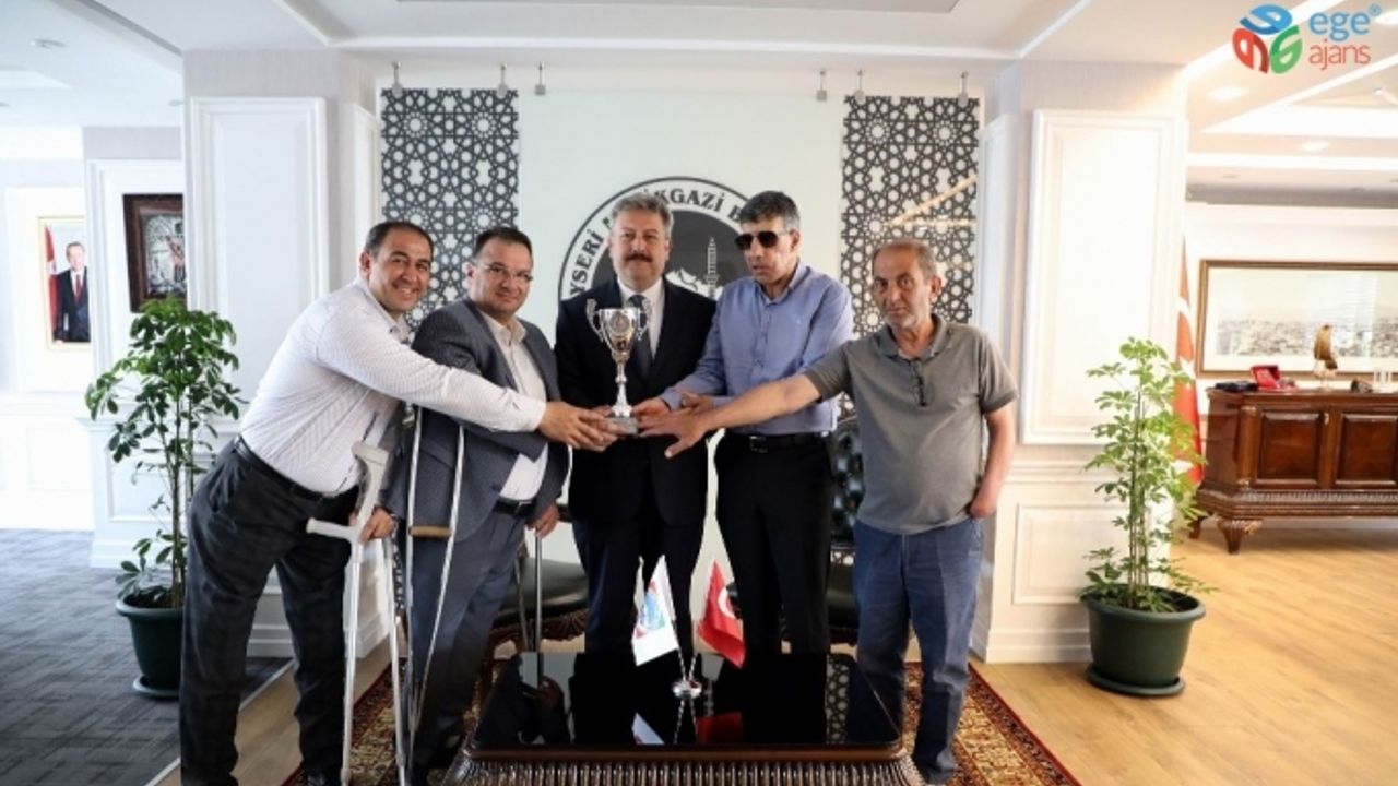 Başkan Dr. Mustafa Palancıoğlu: "Bu kupa azmin, inancın ve disiplinli çalışmanın eseridir"