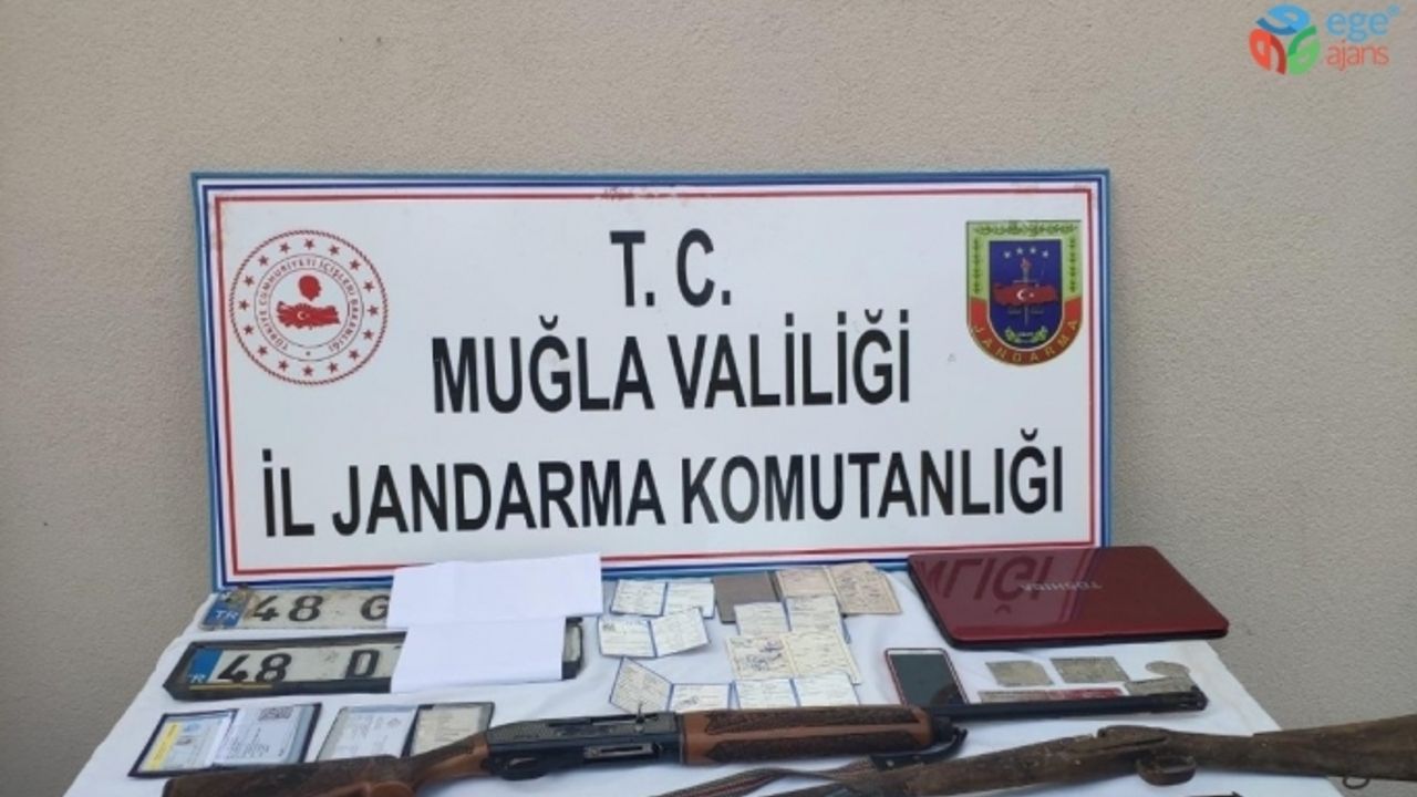 Araç parçası aramaya giden jandarma bin yıllık Kuran-ı Kerim buldu