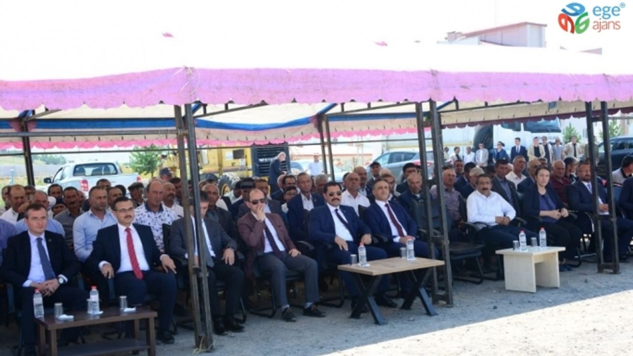 Ardahan’da 2 çöp kamyonu ve 465 konteynır teslimi yapıldı