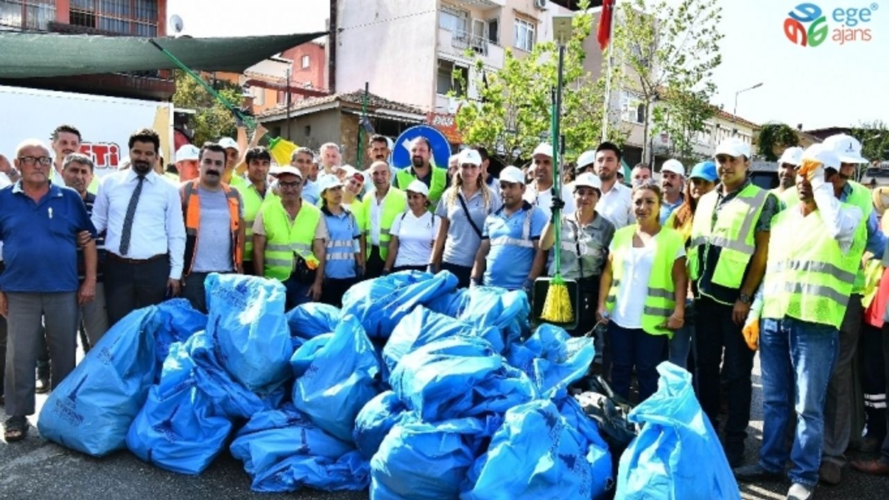 İzmirliler "Çiçek gibi bir İzmir" için sokağa çıktı