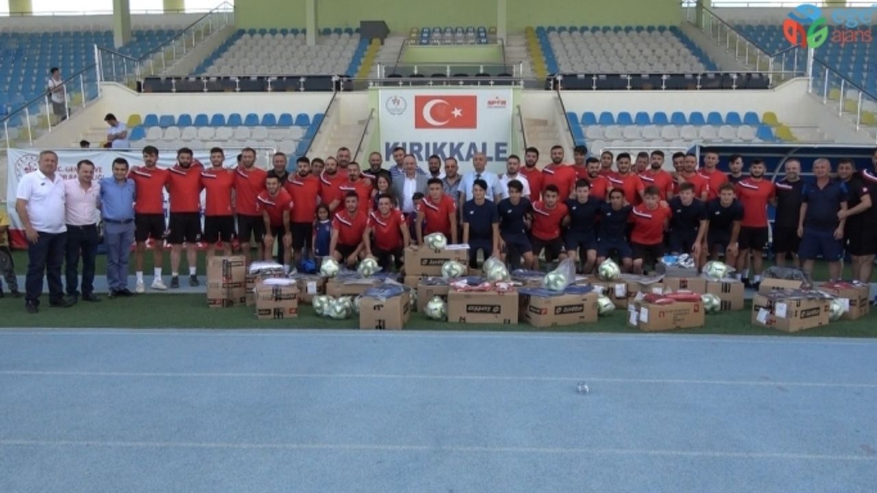 Kırıkkale Belediyesinden Büyük Anadolu Kırıkkalespor’a spor malzemesi yardımı