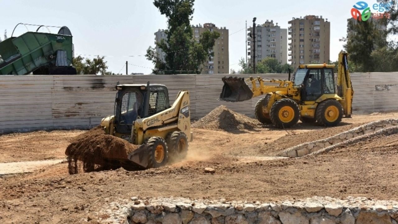 Muratpaşa Belediyesi, Zeytinköy’deki yeni parkın yapımını sürdürüyor
