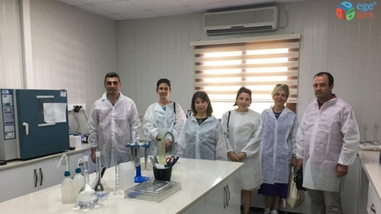 Öğretmenler, MESKİ Merkez Su Analiz Laboratuvarını gezdi