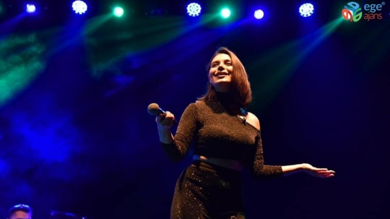 Sanatçı Gizem Coşkun ‘’Güzel Geceler’’ Konserlerinde sahne aldı