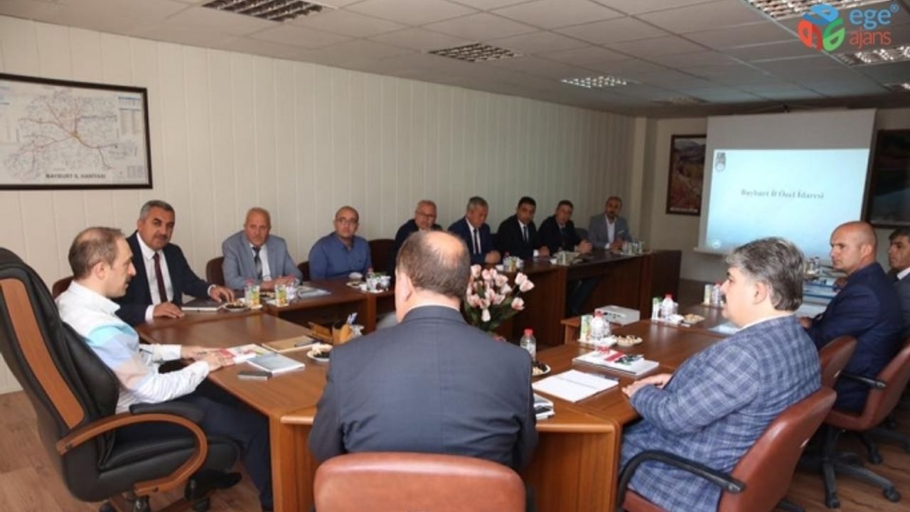 Vali Cüneyt Epcim, İl Özel İdaresi çalışmaları hakkında brifing aldı