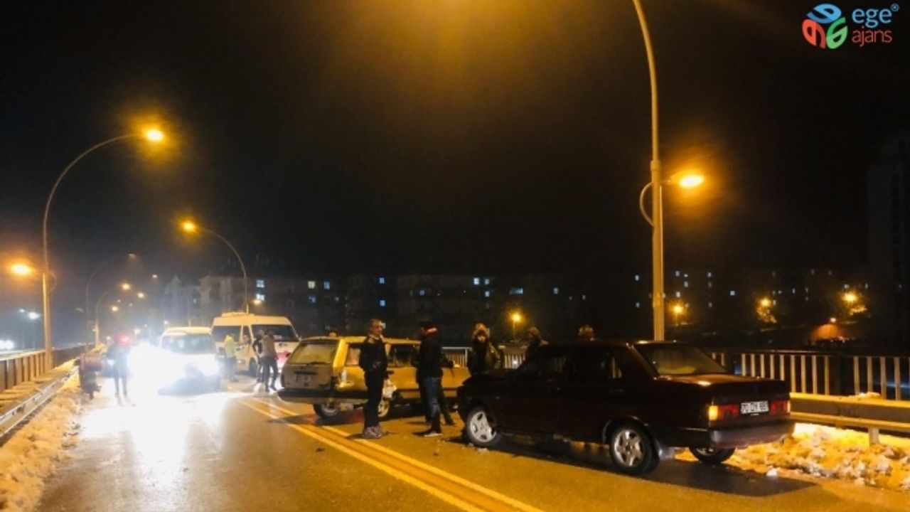 Karaman’da 7 aracın karıştığı zincirleme kaza ucuz atlatıldı