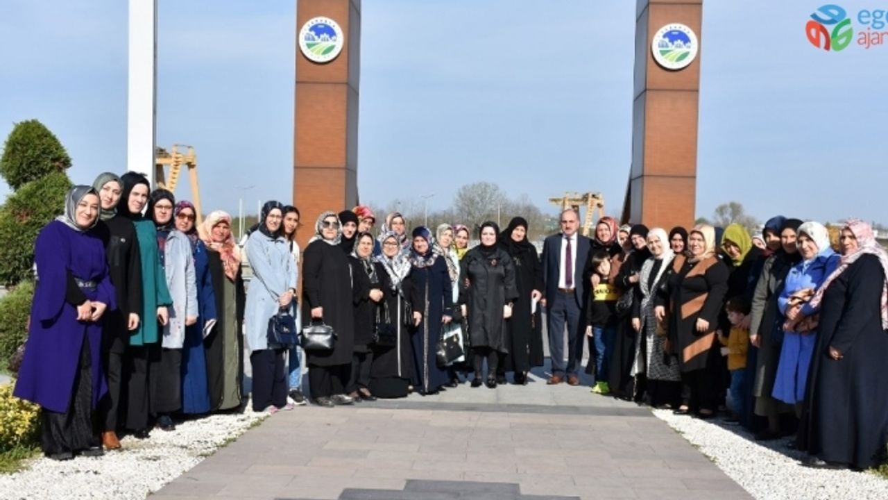 Başkan Kılıç, AK Parti Erenler İlçe Kadın Kolları bir araya geldi