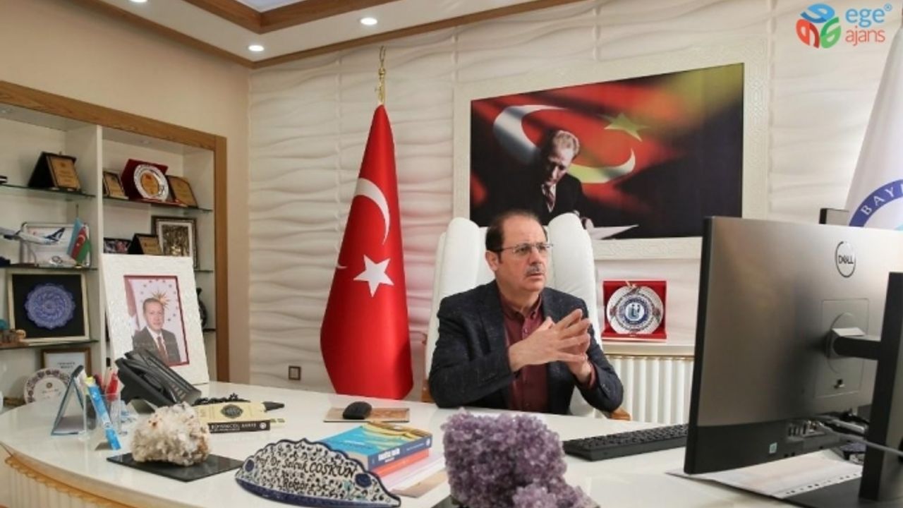Bayburt Üniversitesinde ilk uzaktan eğitim dersini Rektör Coşkun verdi