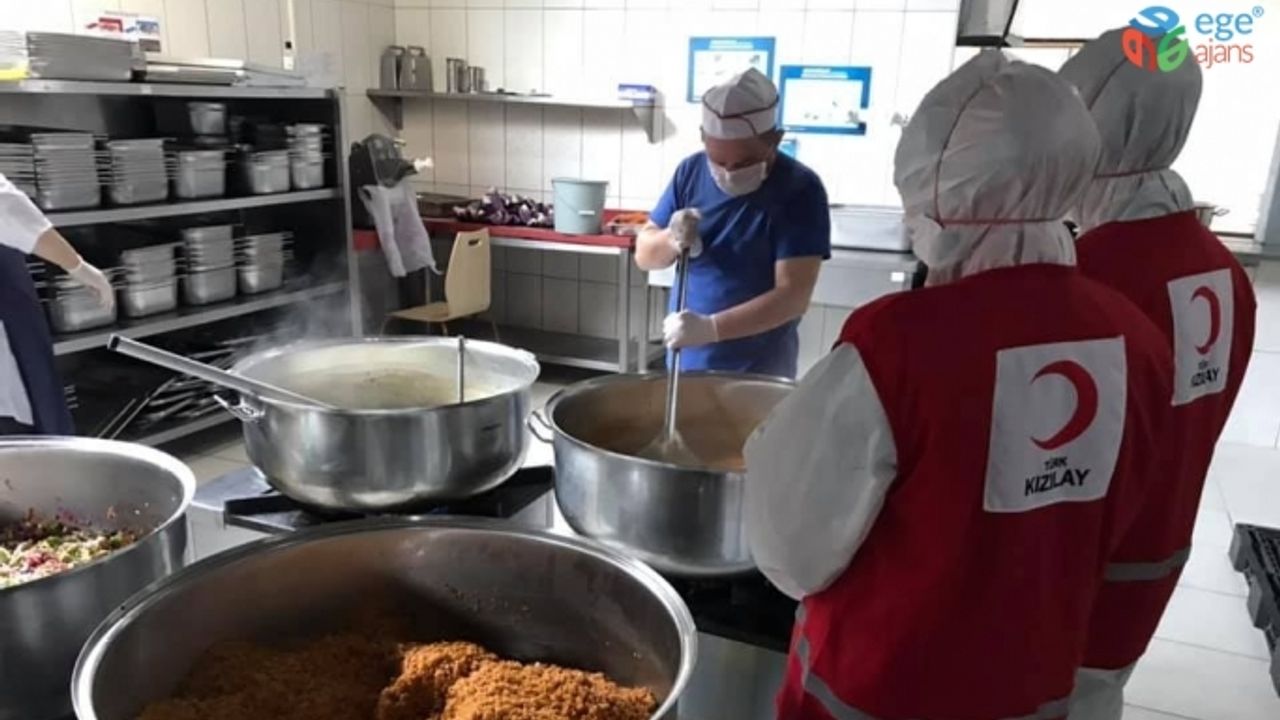(ÖZEL) Kızılay, Karantina yurdunda kalanlara 4 öğün yemek veriyor