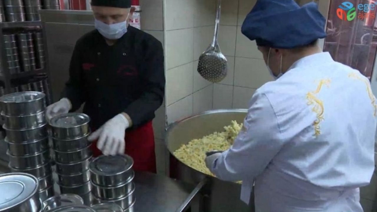 Altınordu SYDV’den günlük 1400 kişiye sıcak yemek
