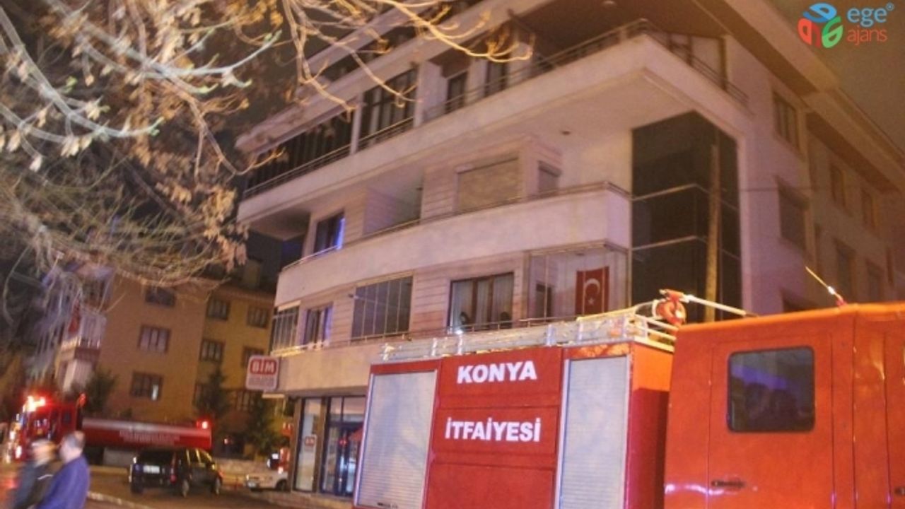 Anne ve babasını rehin alıp, evde yangın çıkardı