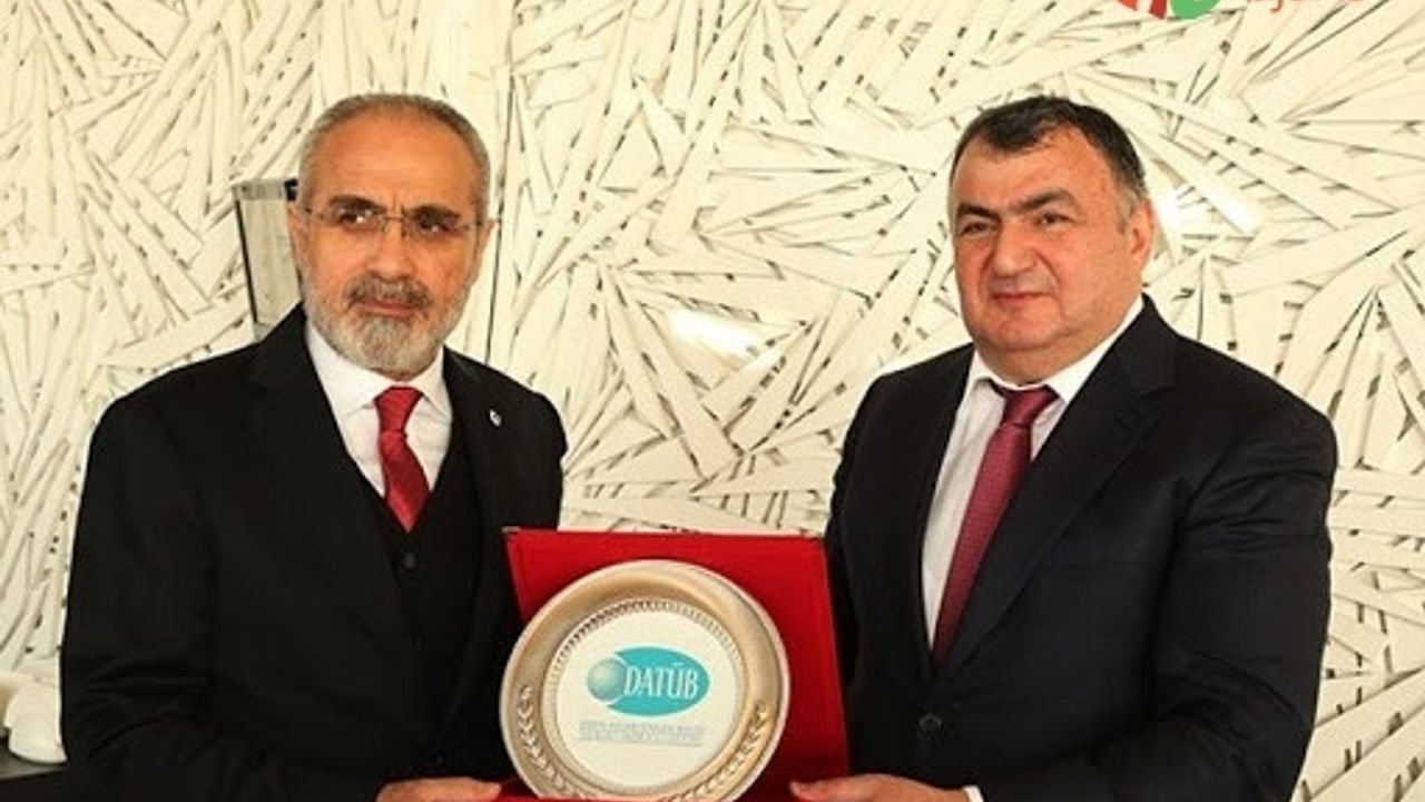DATÜB Genel Başkanı Kassanov’dan “Milli Birlik Kampanyası”na bağış