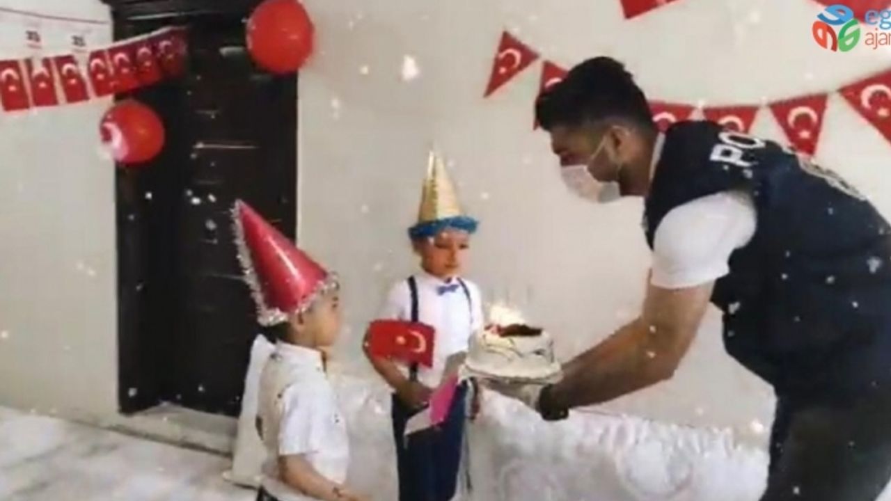 Derik polisinden 23 Nisanda doğan çocuklara sürpriz doğum günü kutlaması