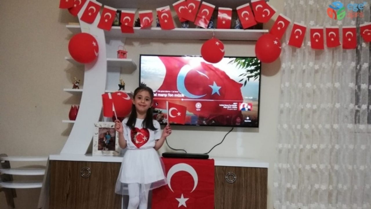 Minik Defne, İstiklal Marşı’nın 10 kıtasını ezbere okudu