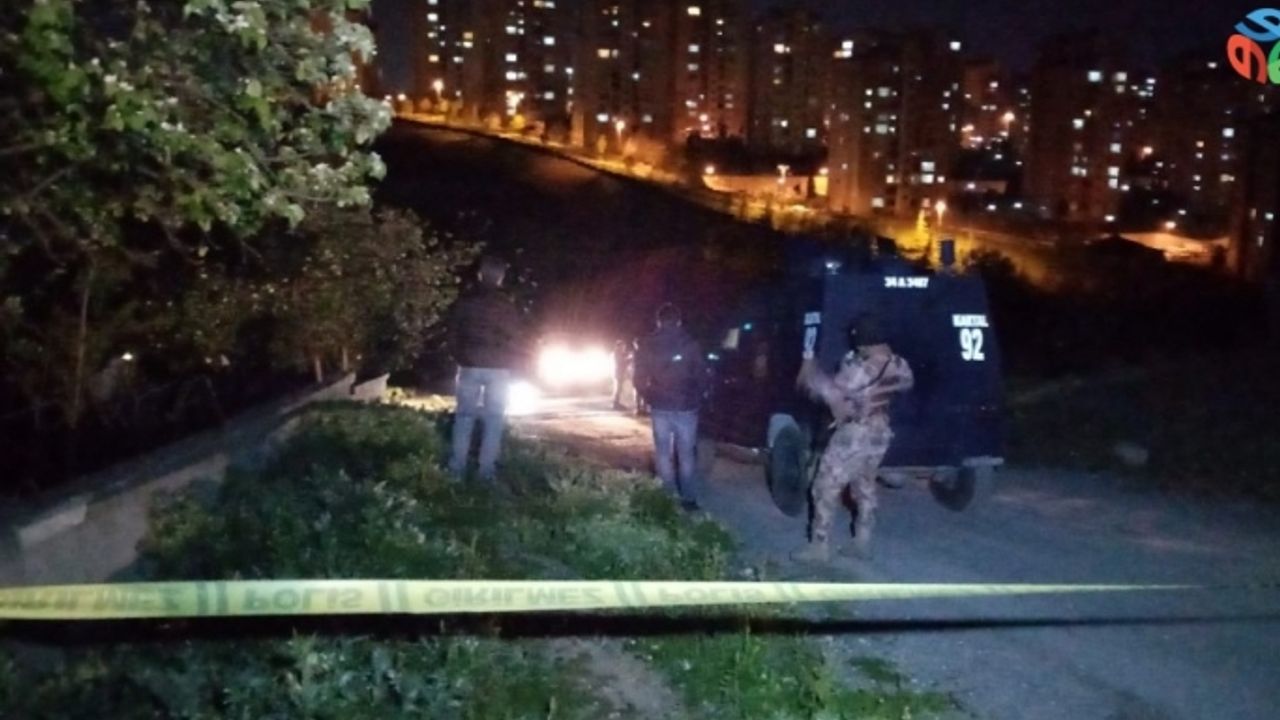 Polisin "dur" ihtarına uymayan iki hırsızlık şüphelisi kovalamaca sonunda yakalandı