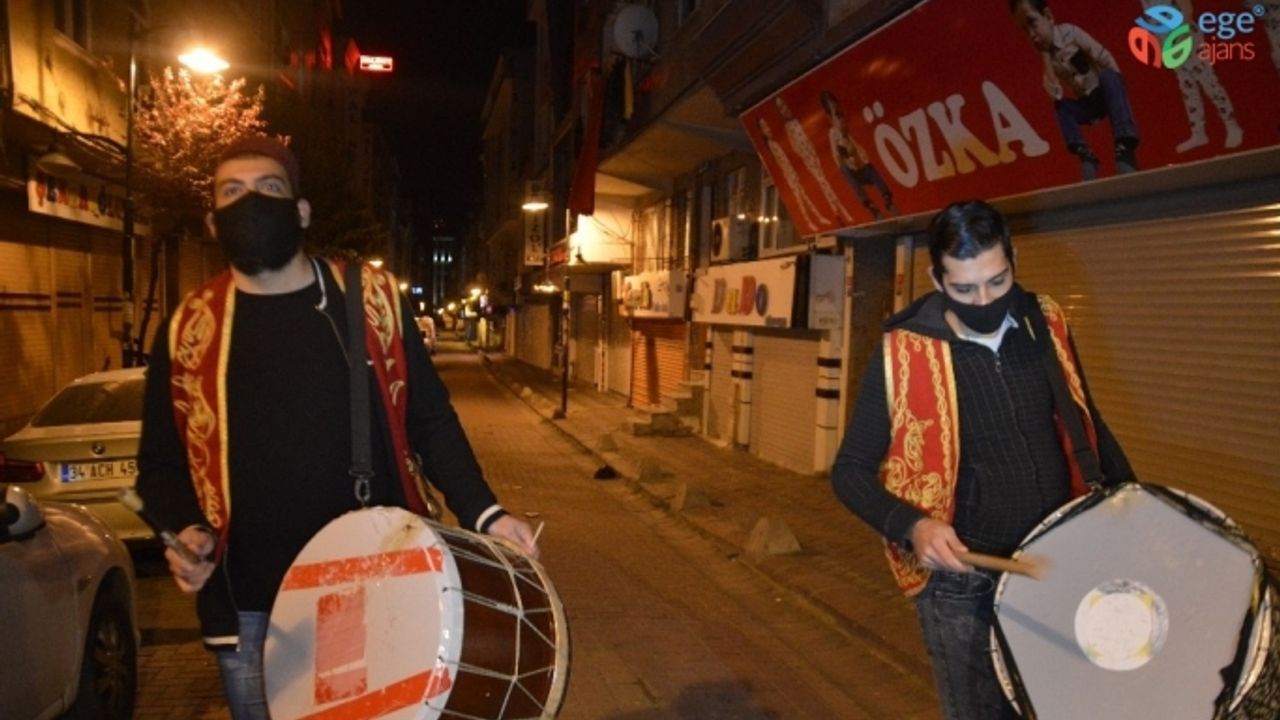 Ramazan- ı Şerif’in ilk sahurunda davulcular, vatandaşları uyandırdı