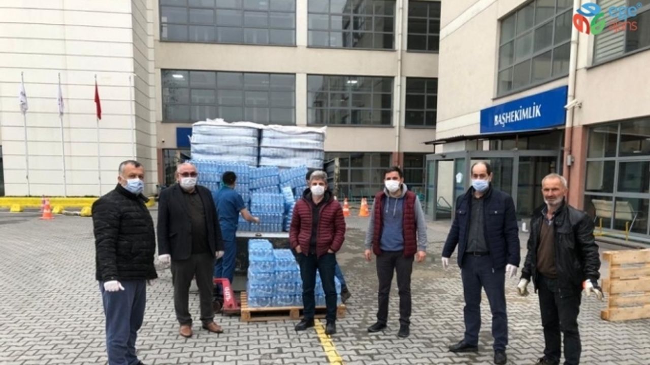 Sağlık çalışanlarına 17 bin 461 adet içme suyu teslim edildi