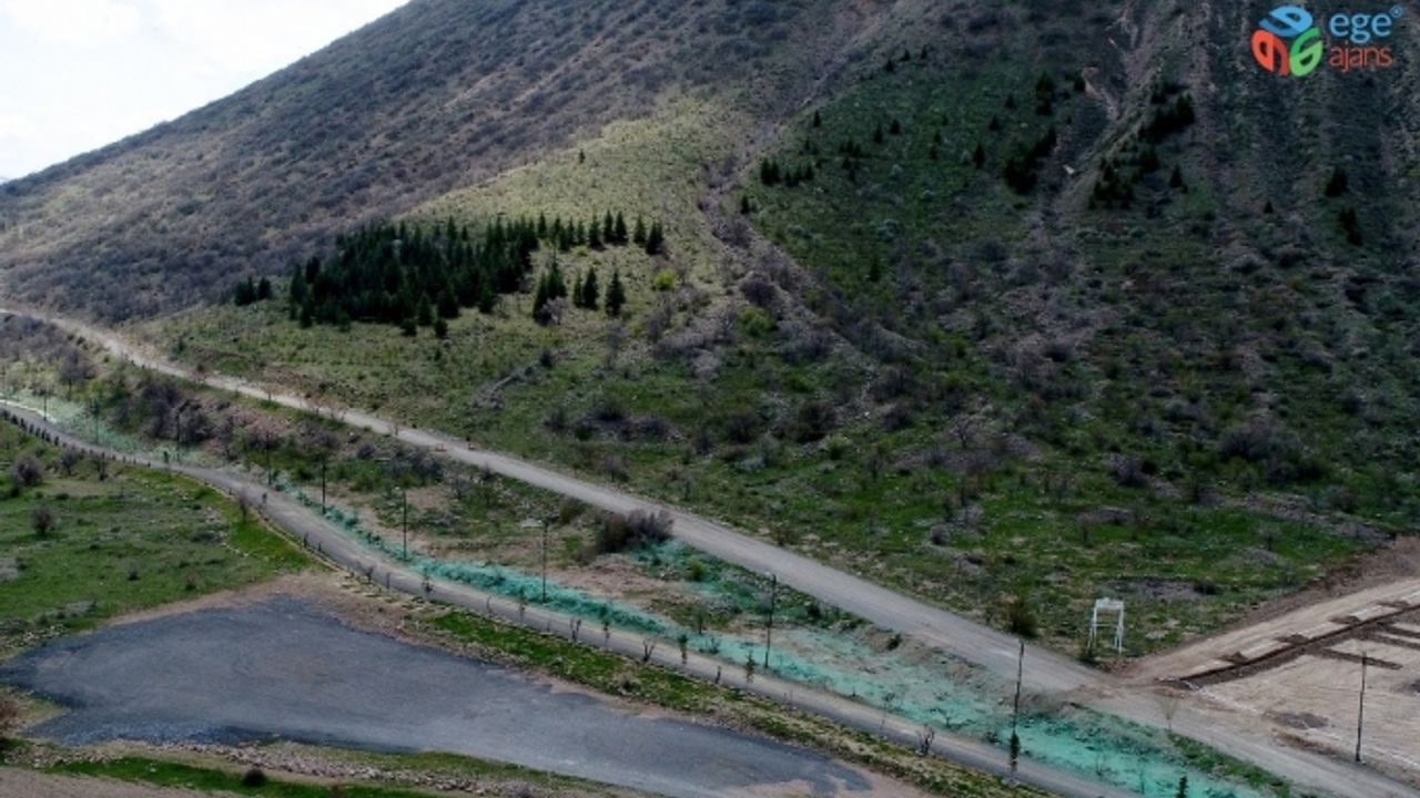 Talas’ta dört bir koldan yeşil alan çalışması
