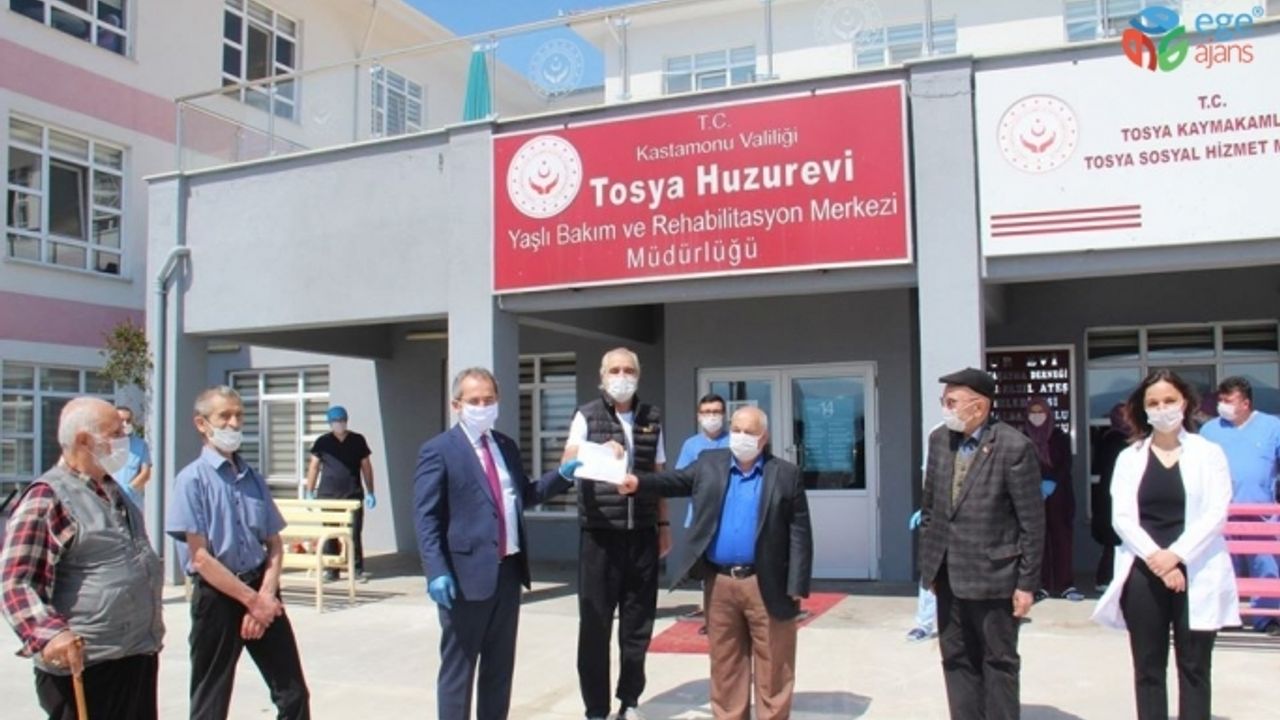 Tosya Huzurevi sakinlerinden "Biz Bize Yeteriz Türkiye" kampanyasına destek