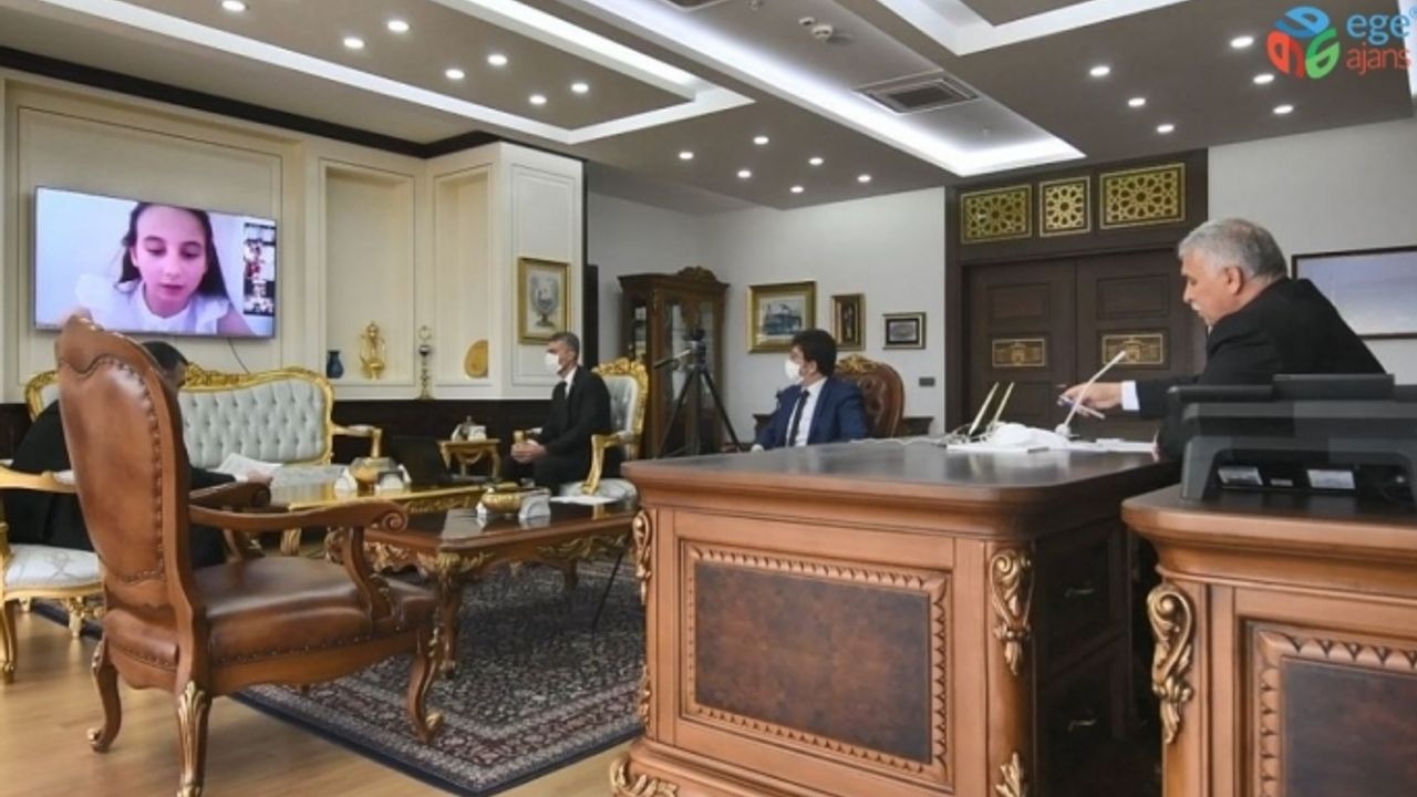 Vali’den 23 Nisan’da doğan 11 çocuğa doğum günü sürprizi