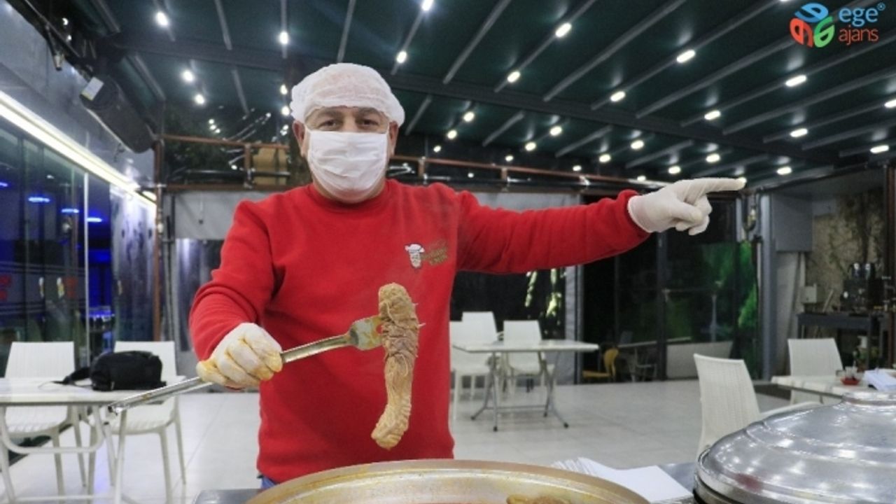 3 günlük kısıtlama öncesi Adanalılar soluğu şırdancılarda aldı