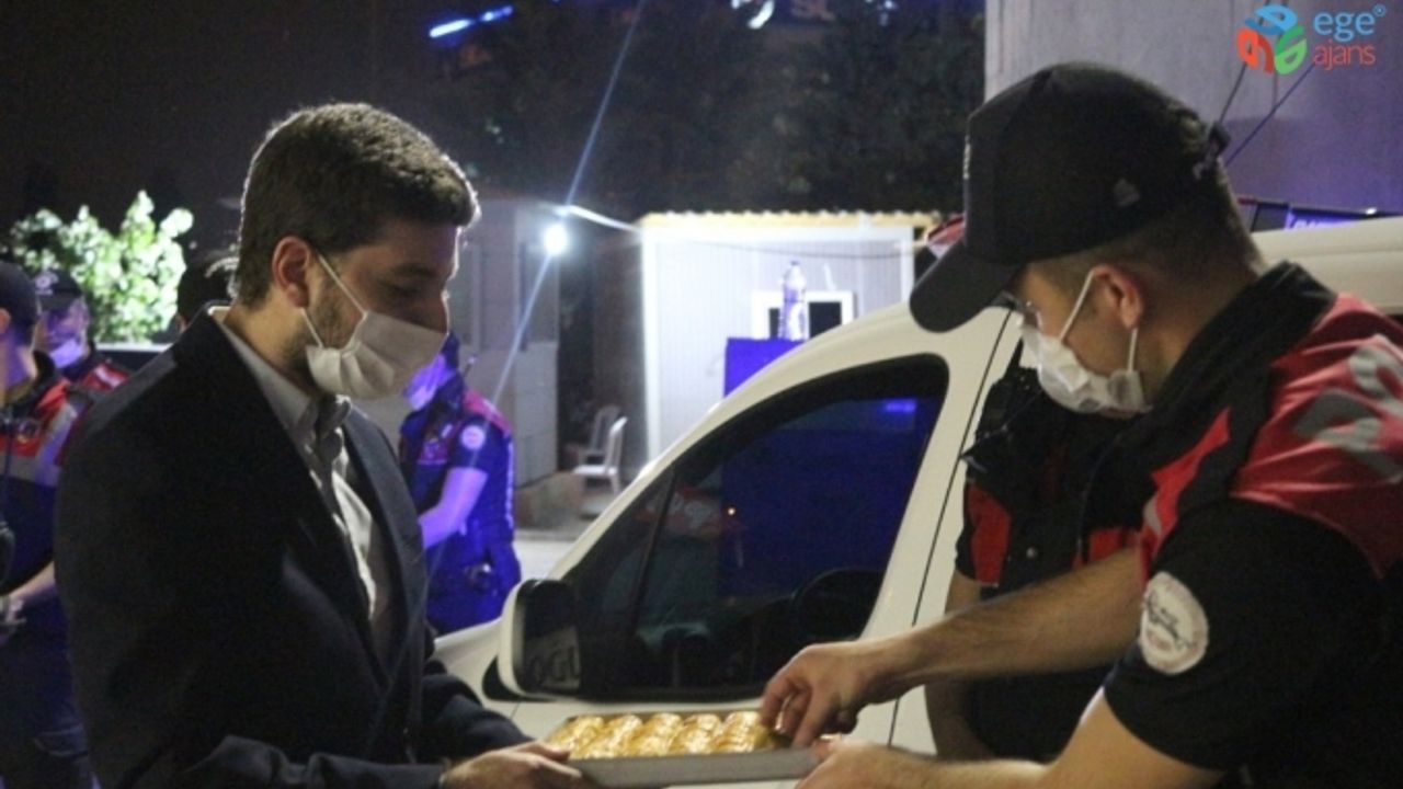 AK Gençlik Ankara’dan emniyet güçlerine moral ziyareti