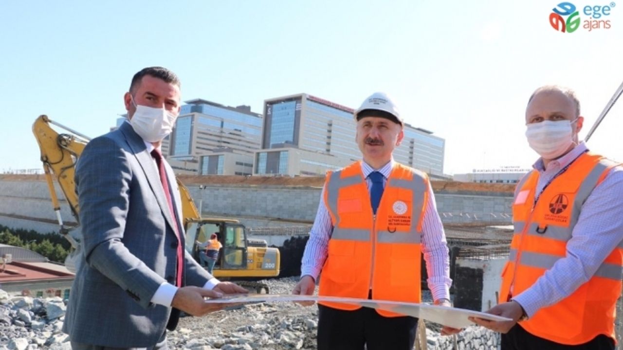 Bakan Karaismailoğlu: “Söz verdiğimiz gibi 20 Mayıs’ta hastane, yolları ile beraber hizmet vermeye başlayacak”