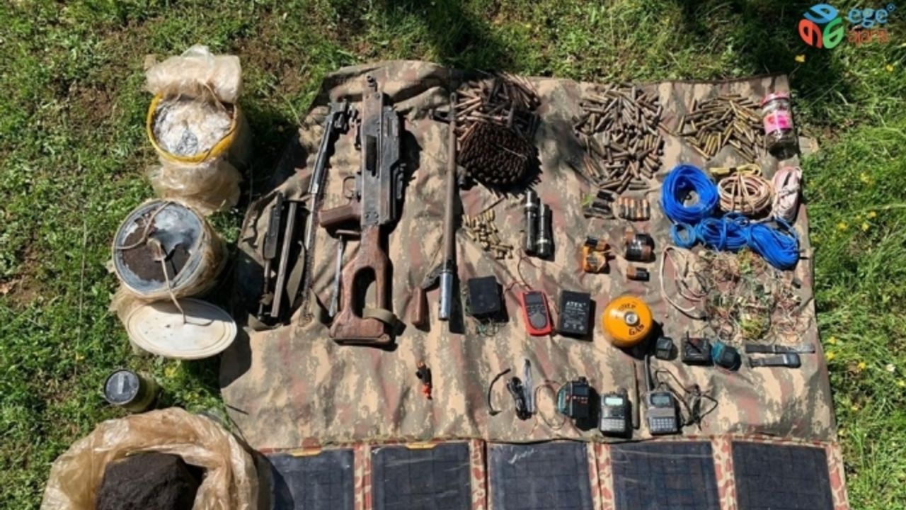 Batman kırsalında PKK’lı teröristlere ait silah, mühimmat ve yaşam malzemesi ele geçirildi