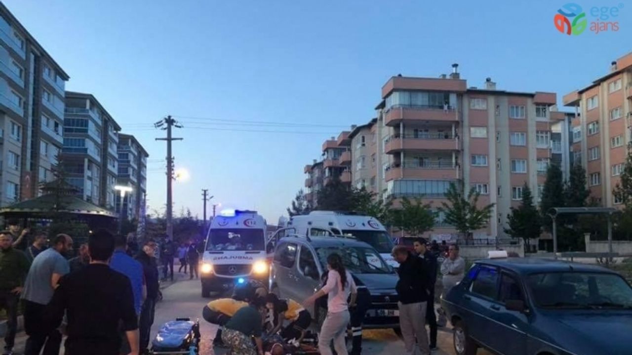 Beypazarı’nda otomobille motosiklet çarpıştı: 1’i ağır 2 yaralı