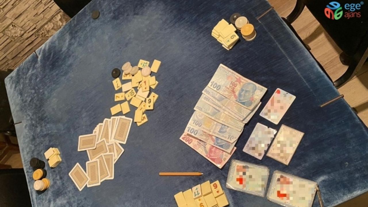 Kumar oynamak için gittikleri ormanda polise yakalandılar