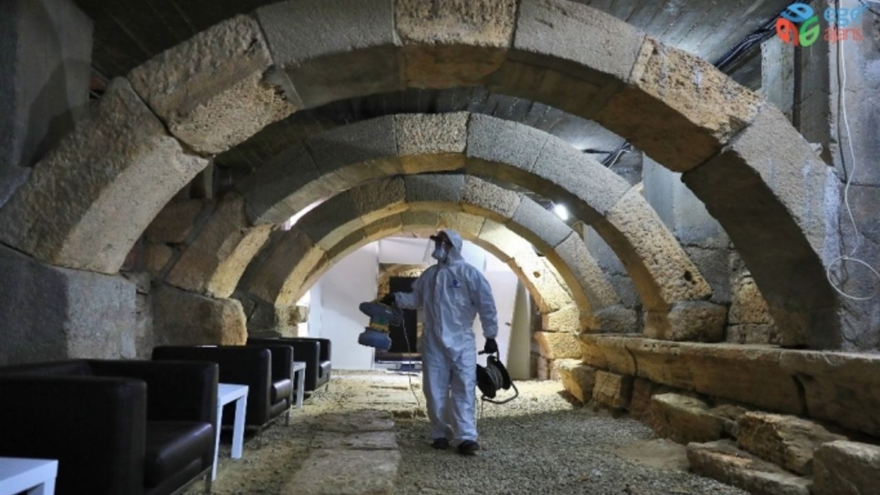 Müzik seslerinin yankılanacağı 2 bin 500 yıllık antik tiyatro dezenfekte edildi