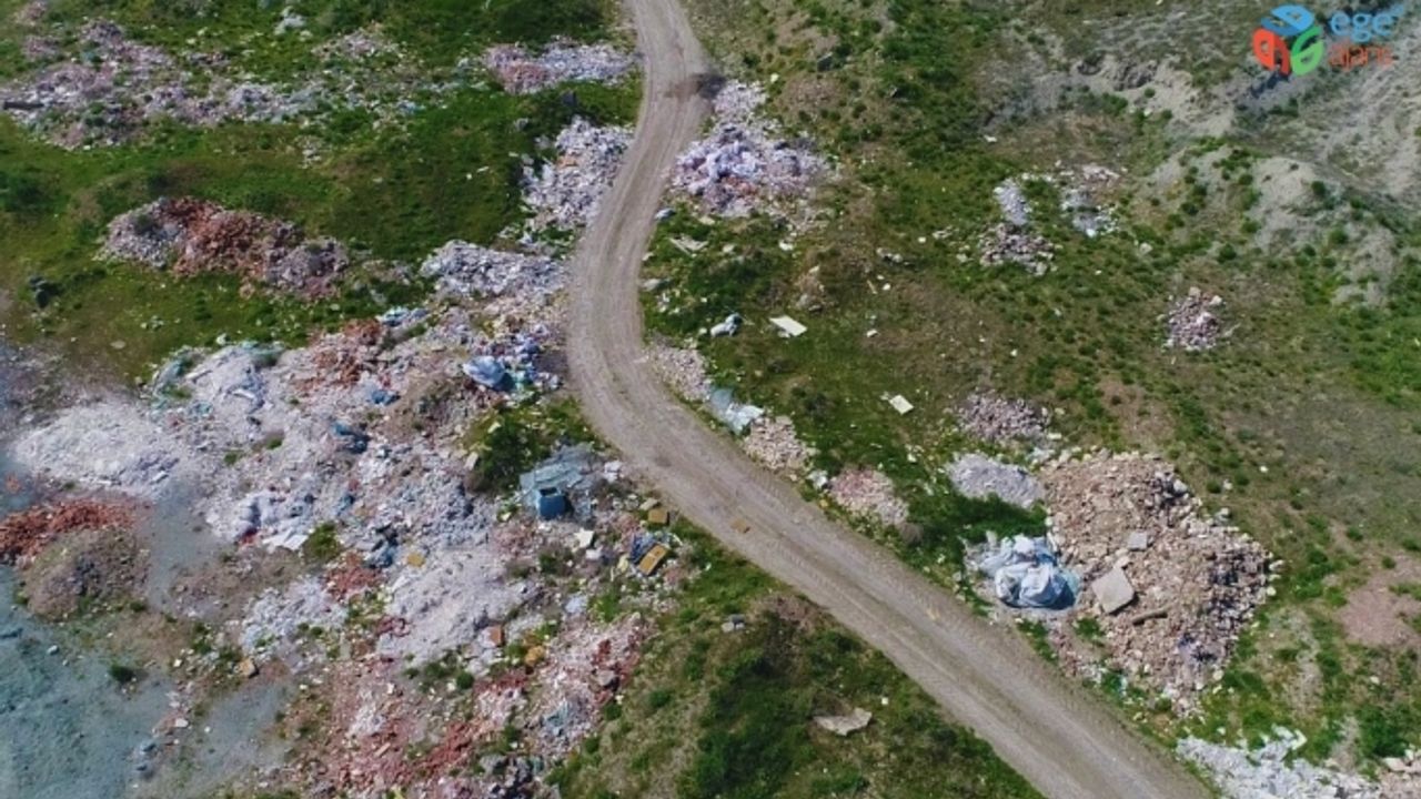 Tarım alanları moloz ve hafriyat atıklarına teslim oldu