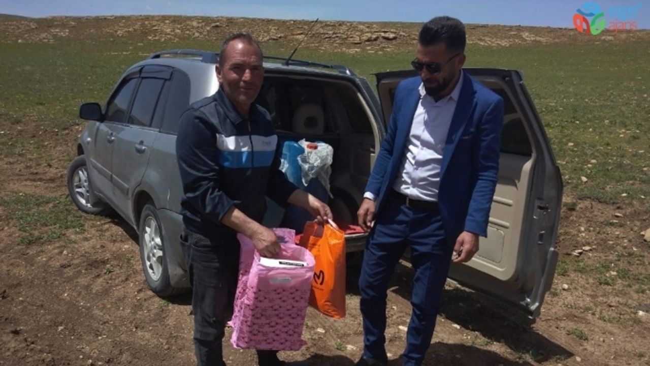 Uluslararası Mazlumların Derneği’den çobanlara giyim ve ayakkabı yardımı