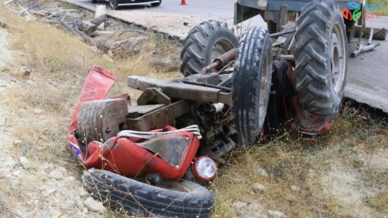 Traktör şarampole devrildi: 1’i çocuk 4 yaralı