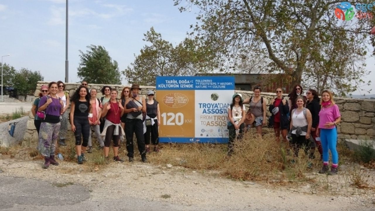 Athenalar doğa için Troia Kültür Rotasında yürüyor