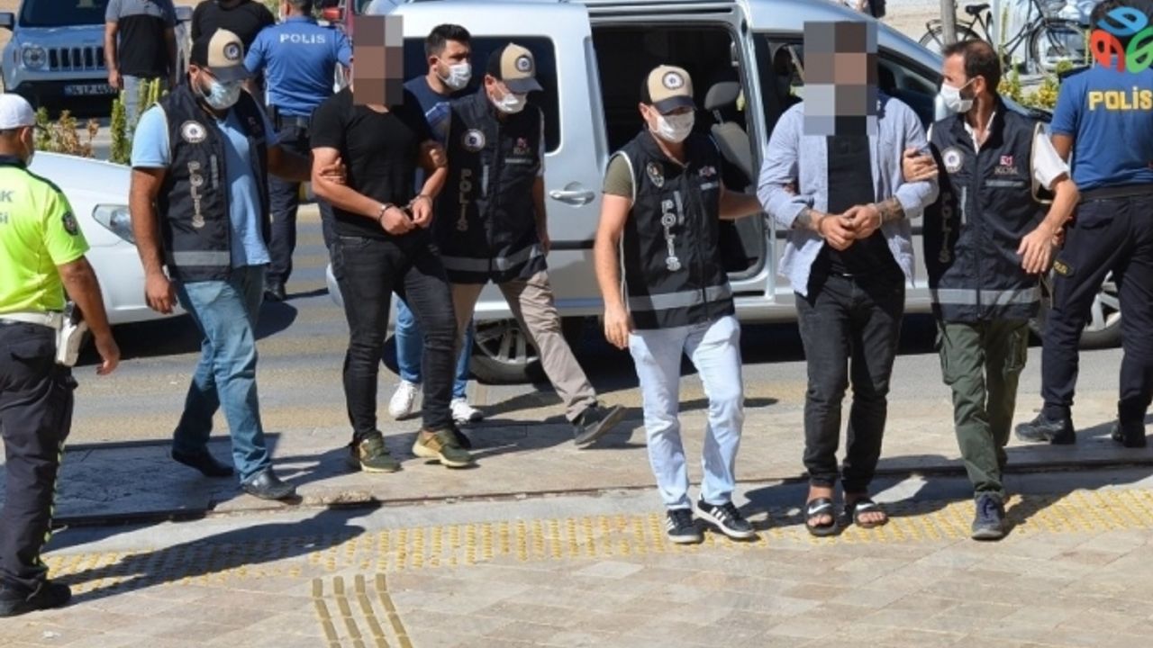 Didim’deki operasyonda adliyeye sevk edilen 2 şüpheli tutuklandı