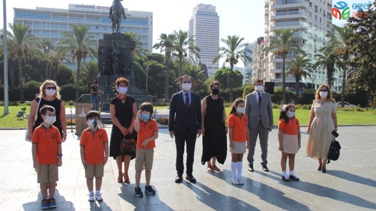 İzmir’de yeni eğitim öğretim yılı törenle başladı