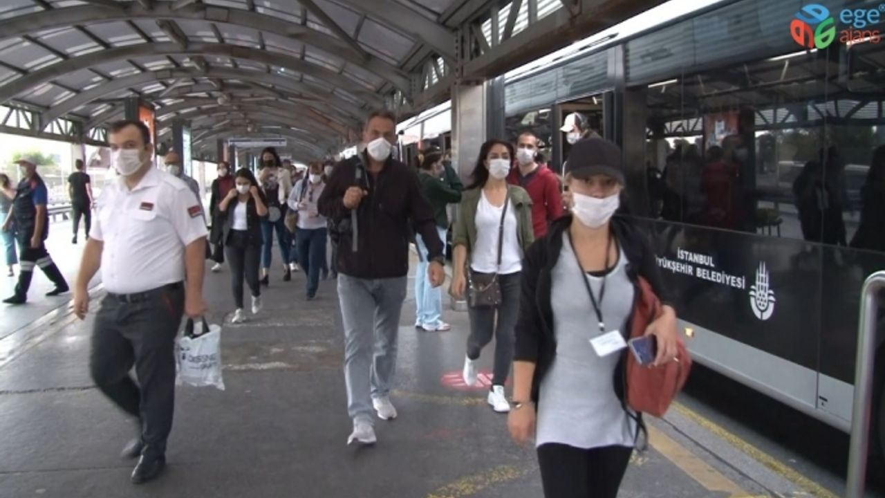 Kademeli mesai saati uygulamasının ilk gününde toplu ulaşımdan manzaralar