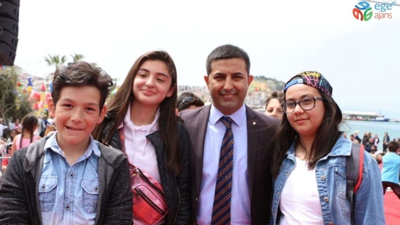 Kuşadası Belediyesi ihtiyaç sahibi 950 öğrenciye 770 bin lira burs verecek
