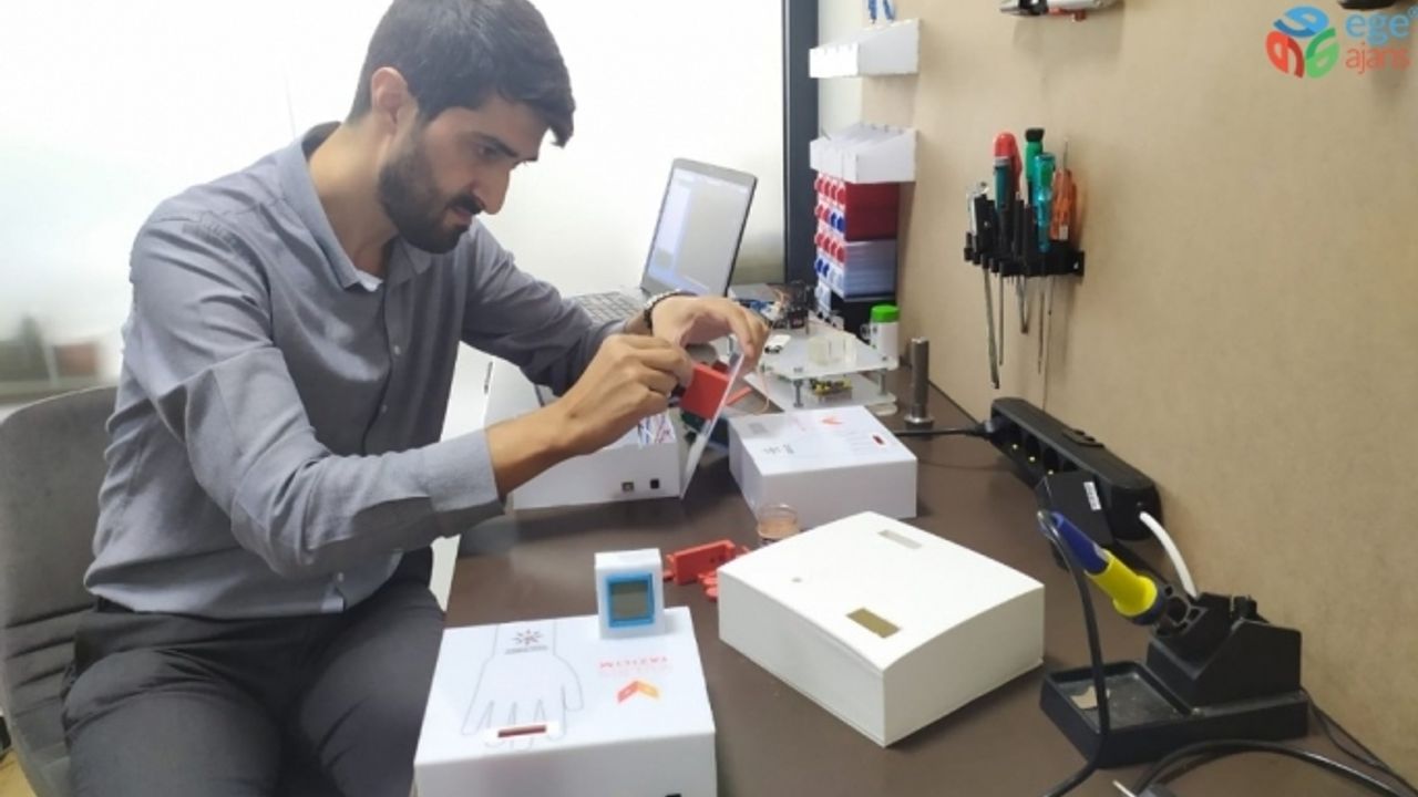 Oteldeki ateş ölçere herkes temas edince kendisi üretti