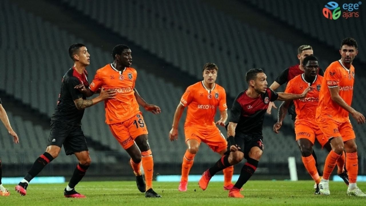 Süper Lig: Karagümrük: 0 - Medipol Başakşehir: 0 (İlk yarı)