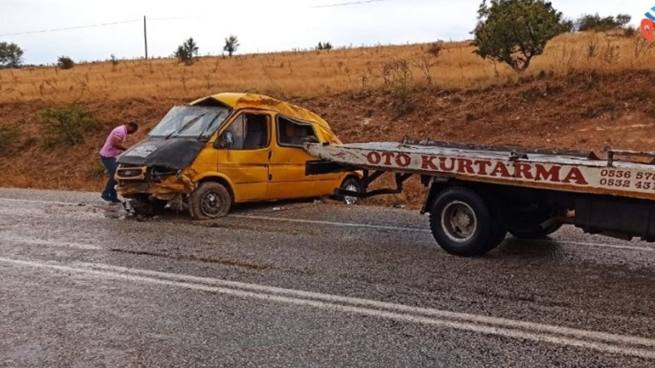 Yağış kazayı beraberinde getirdi: 1’i ağır 3 yaralı