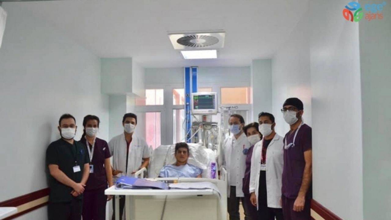 Elektrik akımına kapılan genç doktorların çabası ile ölümden döndü